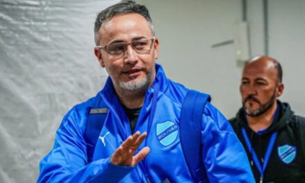 Bolívar cierra la etapa de Flavio Robatto tras el desgaste con los aficionados