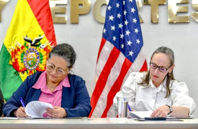 EEUU destina 12 millones de dólares a Bolivia para frenar enfermedades y fortalecer la atención del VIH