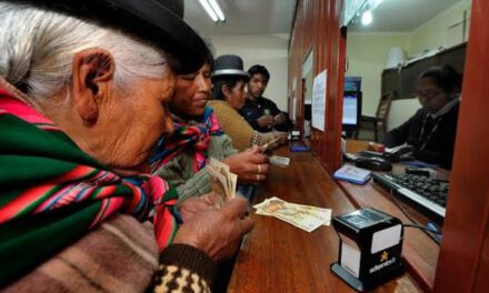 Jubilados recibirán incremento salarial y retroactivo desde abril