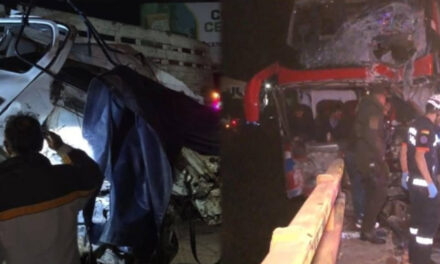 Tragedia en la vía Cochabamba Oruro: choque frontal deja al menos dos muertos