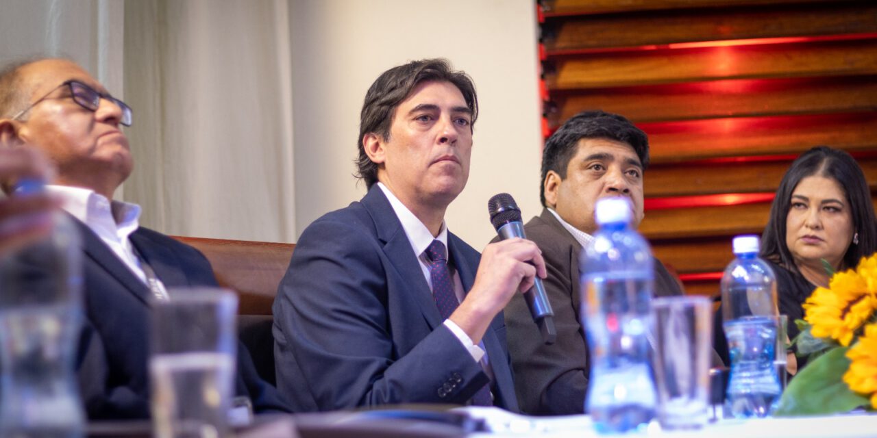 Confirman cumbre del transporte el 8 de mayo para escuchar propuestas