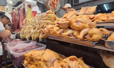 Bajan precios del kilo de pollo y queso en mercados de Santa Cruz de la Sierra