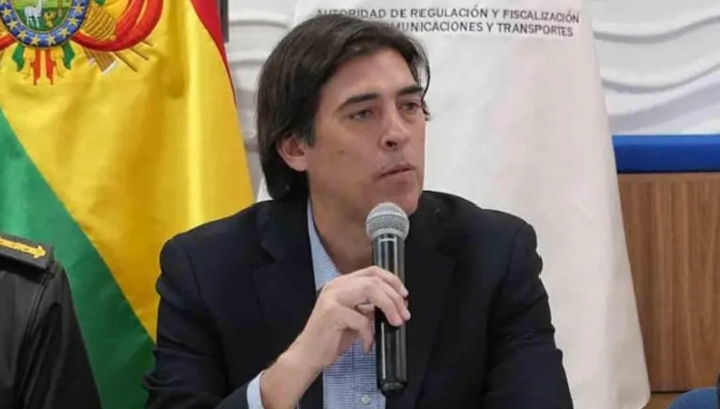 El ministro Mauricio Zamora convoca a choferes a una reunión para este lunes