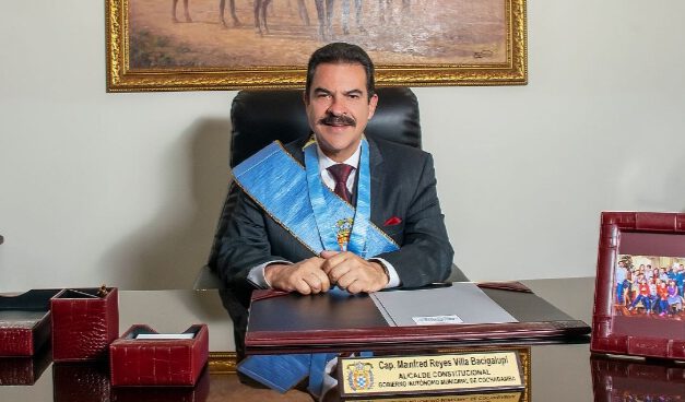 Manfred Reyes Villa asume nuevamente el mandato en Cochabamba
