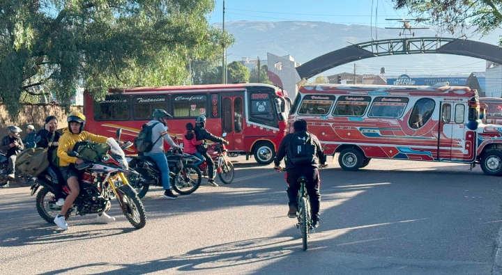 Paro de choferes paraliza ciudades y complica la movilidad en el país