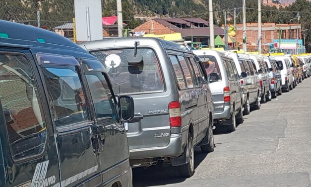 Bloqueos golpean la economía: transporte advierte con paro de 48 horas si no hay acuerdos