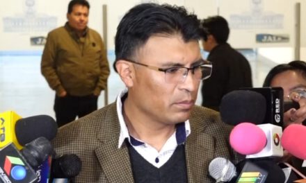 Choque en la Asamblea Legislativa Plurinacional: denuncias de “golpe” y polémica por sueldos enfrentan a legisladores