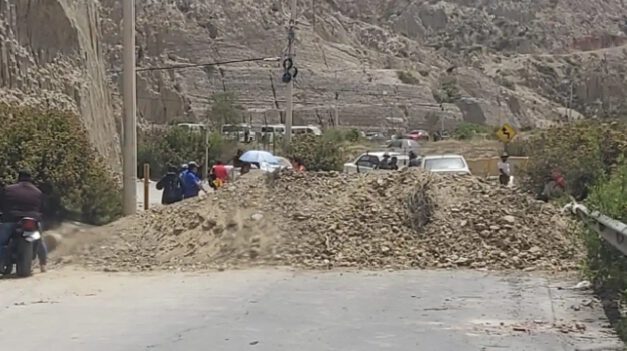 Persisten los bloqueos en Bolivia: ABC reporta 16 puntos de conflicto en dos departamentos