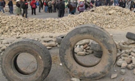 Persisten 16 puntos de bloqueo en Bolivia y las protestas se concentran en La Paz y Beni