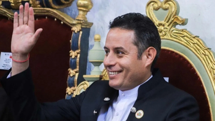 Edmand Lara dice que puede ayudar a resolver la crisis y lamenta falta de coordinación con Rodrigo Paz