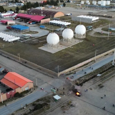 YPFB reanuda parcialmente despacho de combustibles desde Senkata tras desbloqueo parcial