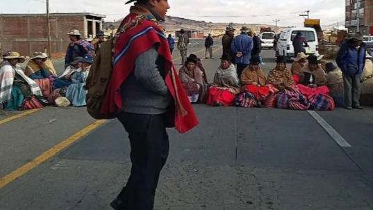 Bolivia inicia una tercera semana de bloqueos con 22 puntos de protesta en carreteras