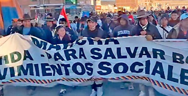 La Paz y El Alto continúan cercadas mientras la marcha evista se apresta a ingresar a la sede de Gobierno