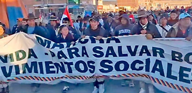 La Paz y El Alto continúan cercadas mientras la marcha evista se apresta a ingresar a la sede de Gobierno