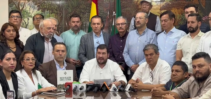 Asamblea de la Cruceñidad analizará medidas “en defensa de la democracia” ante bloqueos