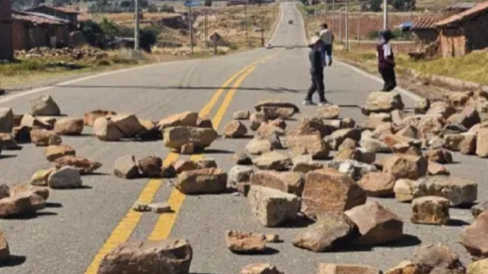 Bolivia supera los 50 bloqueos y persiste el caos en rutas interdepartamentales