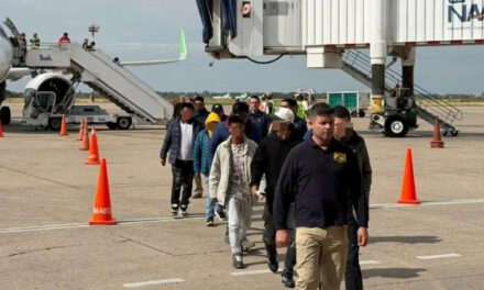 Chile expulsa a 23 bolivianos en nuevo operativo contra la migración irregular