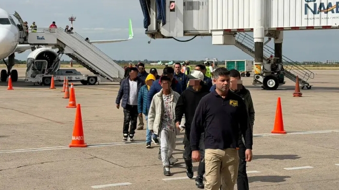 Chile expulsa a 23 bolivianos en nuevo operativo contra la migración irregular