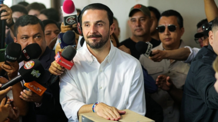 Velasco pide agotar el diálogo antes de aplicar un estado de excepción