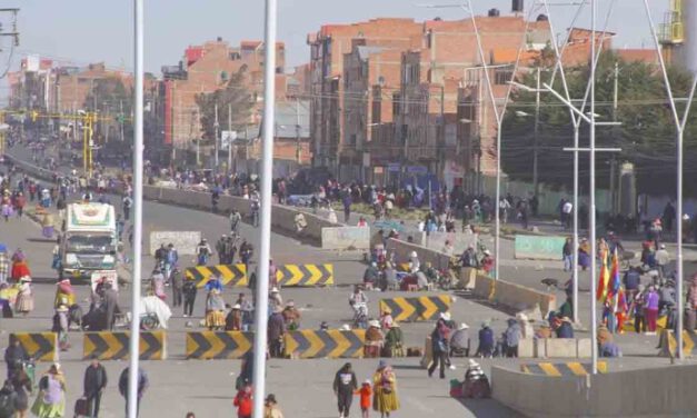 Bolivia amanece con más de  50 puntos de bloqueo en cinco departamentos