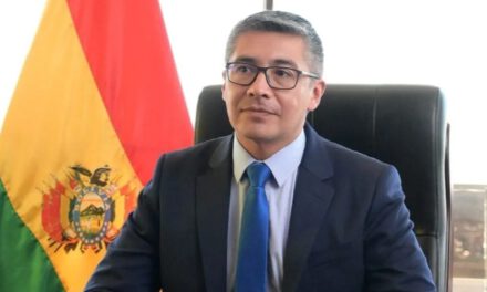 Desde junio regirá el recorte voluntario del 50% al sueldo de Paz y ministros, afirma el Gobierno