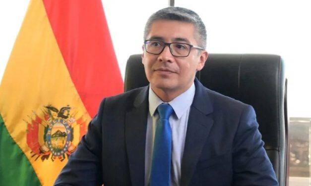 Desde junio regirá el recorte voluntario del 50% al sueldo de Paz y ministros, afirma el Gobierno