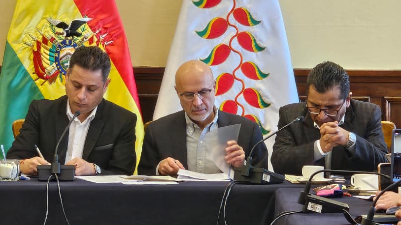 Lupo participa en la mesa de diálogo y afirma que busca acuerdos para frenar el conflicto