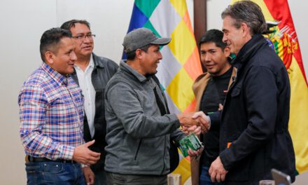 Gobierno y Adepcoca sellan acuerdos tras reunión con Rodrigo Paz en medio de la conflictividad