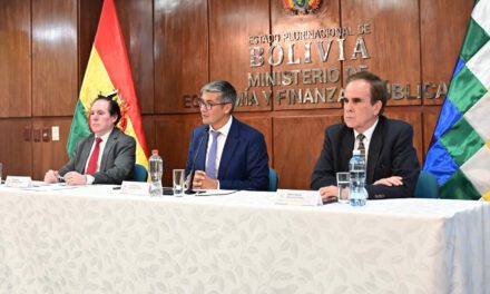 Autorizan retiros de dólares hasta $us 3.000 y retorno de remesas al sistema financiero