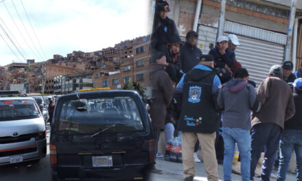 Choferes marchan en La Paz por la gasolina y agravan el caos vehicular