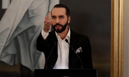 Nayib Bukele congela bienes de socios del periódico El Faro tras revelar supuestos pactos con pandillas