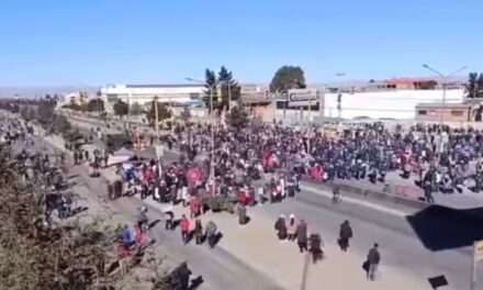 Sectores de El Alto retoman marchas hacia La Paz y exigen la renuncia de Rodrigo Paz