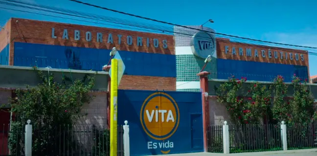 Industria farmacéutica nacional se fortalece: VITA anuncia inversión para triplicar producción de sueros y mejorar abastecimiento