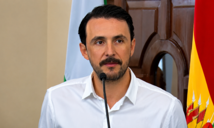Velasco posesiona a su primer gabinete en Santa Cruz en medio de la crisis