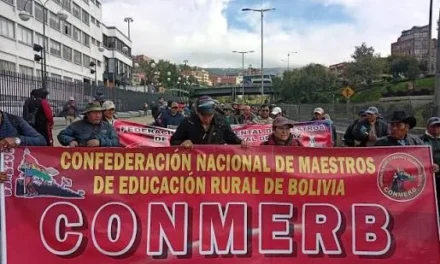 Maestros rurales de La Paz rechazan acuerdo firmado entre el Gobierno y el magisterio urbano