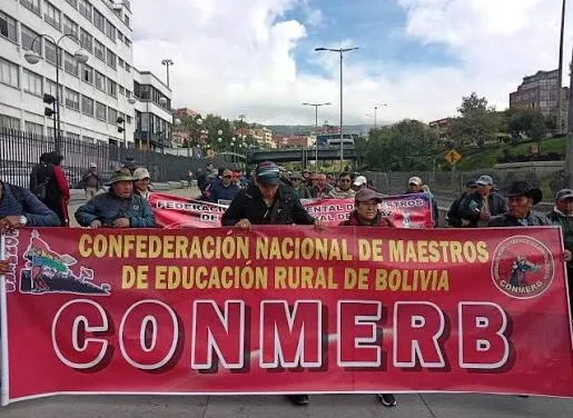 Maestros rurales de La Paz rechazan acuerdo firmado entre el Gobierno y el magisterio urbano