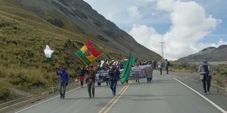 Marcha indígena llega a La Paz tras casi un mes y da ultimátum por Ley 1720