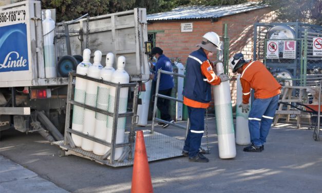 MINISTERIO DE SALUD DESPLIEGA DISTRIBUCIÓN DE 486 CILINDROS DE OXÍGENO EN HOSPITALES DE LA PAZ Y EL ALTO