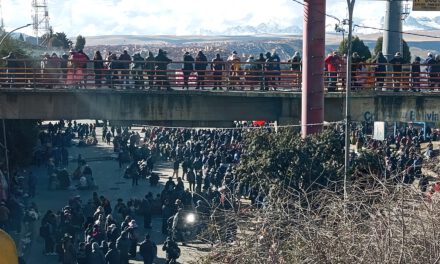 Bloqueos ingresan a su quinta semana y la Iglesia advierte que la “mano dura” no resolverá la crisis