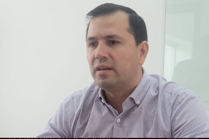 Senador Roca afirma que la crisis actual es consecuencia de un “pacto oscuro” que llevó a Paz al poder