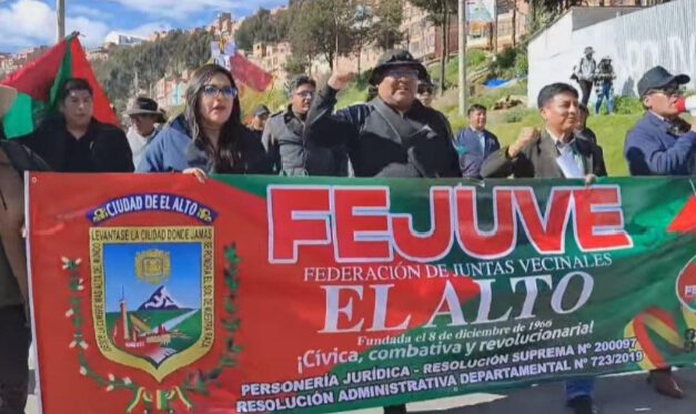 Juntas vecinales convocan a un cabildo este martes mientras La Paz continúa cercada
