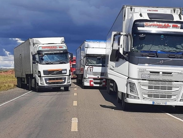 Transporte pesado cuestiona bloqueos y pide investigar a dirigentes y autoridades por el conflicto