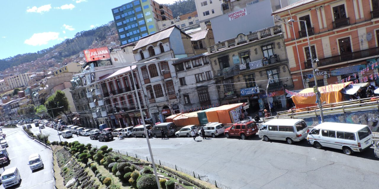 Escasez de combustible agrava el transporte en La Paz y El Alto