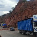 Permiten el paso de 65 camiones con alimentos en el punto de bloqueo de Surima Sucre