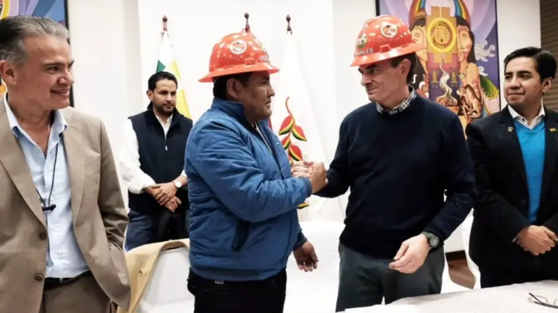 Paz acuerda agenda con fabriles y apuesta por el diálogo para impulsar la producción y el empleo