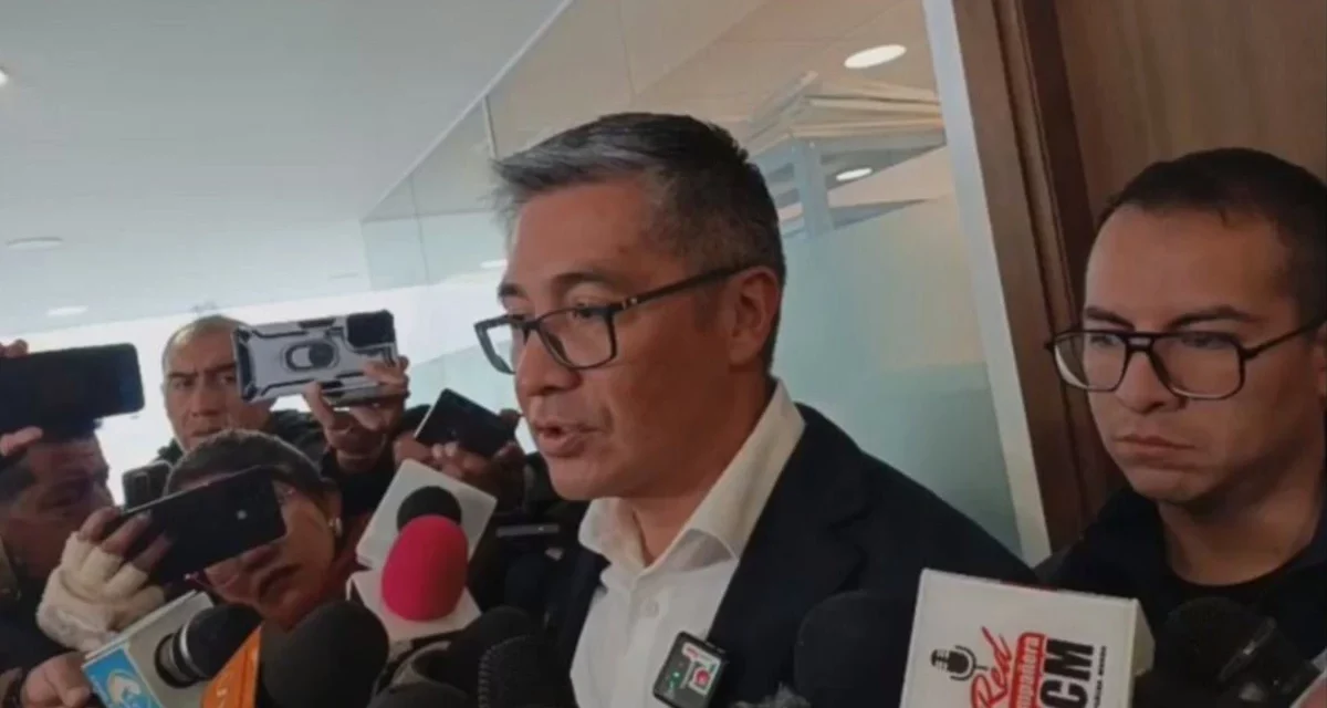 Espinoza asegura que hay recursos para importar combustible y atribuye filas a problemas logísticos