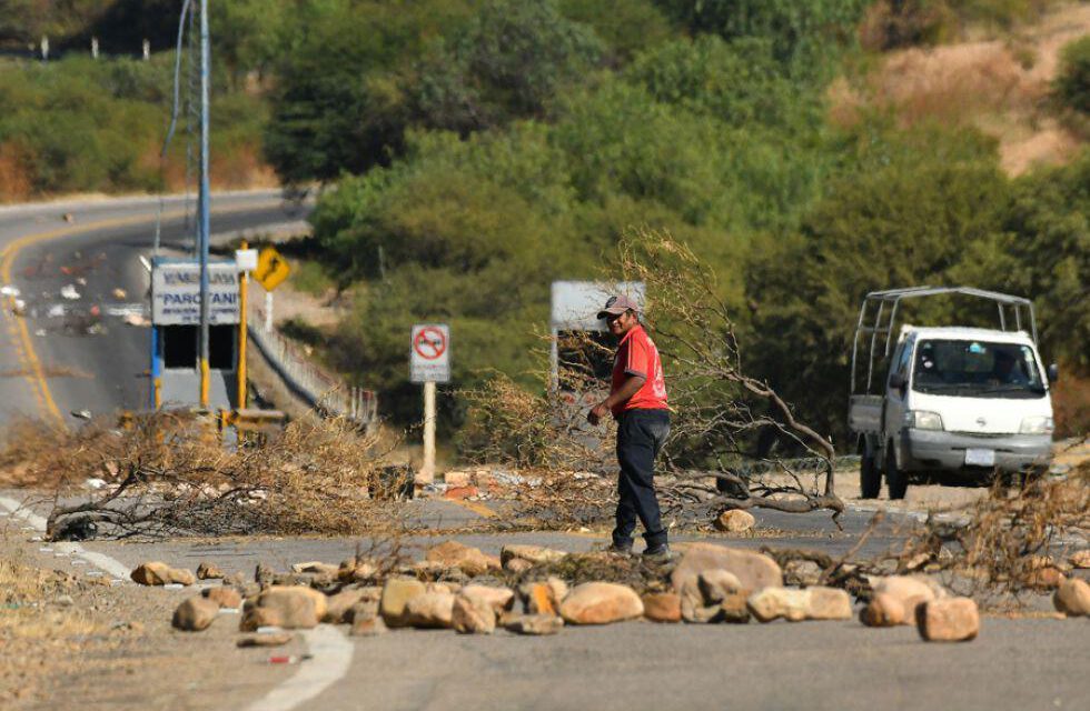 Legisladores anuncian acciones penales contra Mario Argollo y dirigentes campesinos por bloqueos y muertes