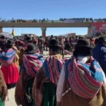 Cabildo en Pucarani resuelve radicalizar protestas y mantener el cerco a La Paz