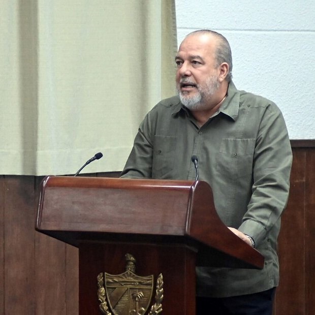 CUBA ANUNCIÓ UN GIRO HISTÓRICO PRO-MERCADO TRAS LA ASFIXIA DEL BLOQUEO ESTADOUNIDENSE