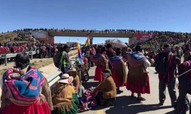 Amenazan con cortar servicios básicos y ampliar el cerco a La Paz hasta lograr la renuncia de Paz